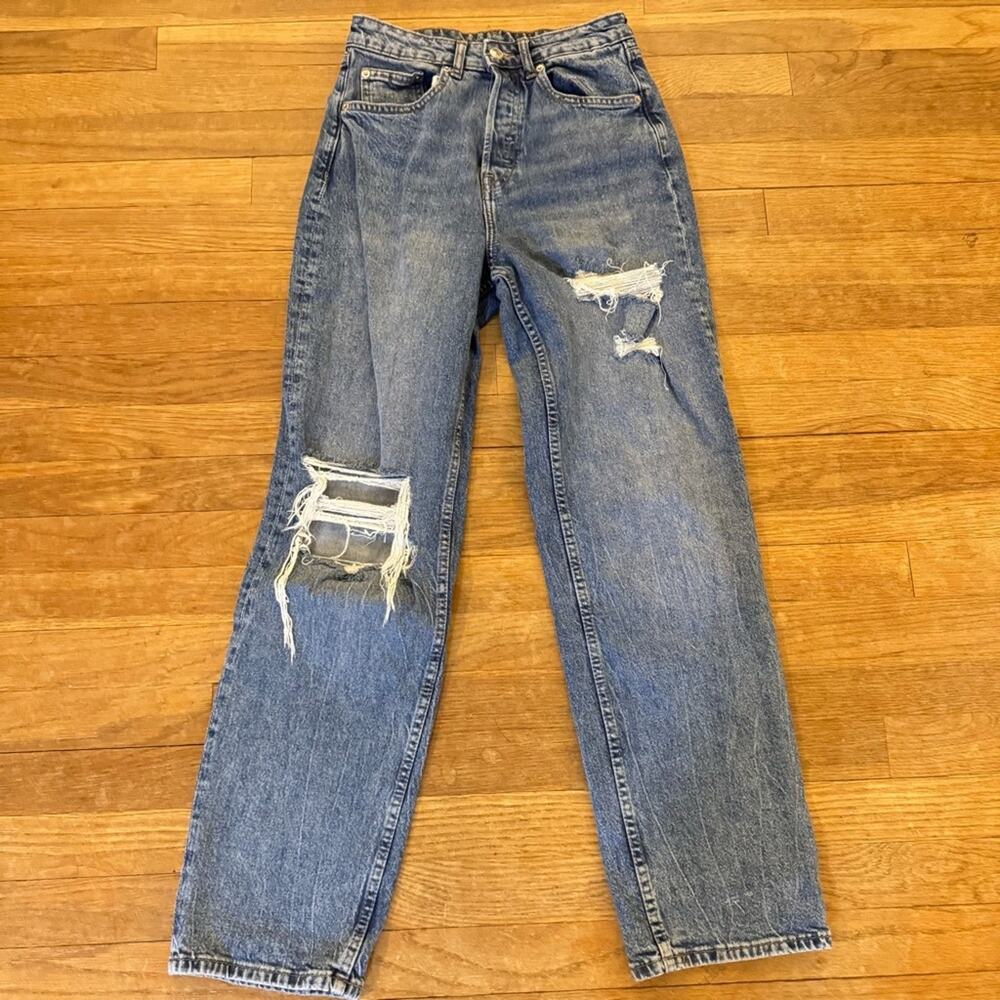 H&M Divided medium wash distressed high rise straight leg jeans pants sz 2
b44
